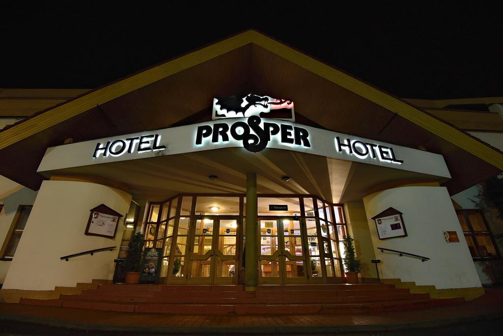 Hotel Prosper เชลาดนา ภายนอก รูปภาพ