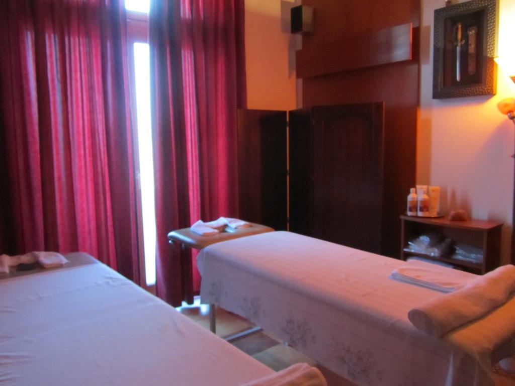 Hotel Prosper เชลาดนา ภายนอก รูปภาพ