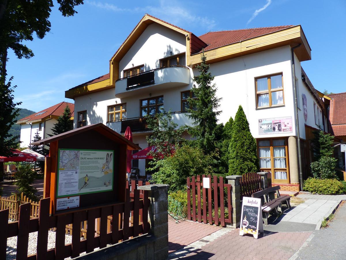 Hotel Prosper เชลาดนา ภายนอก รูปภาพ